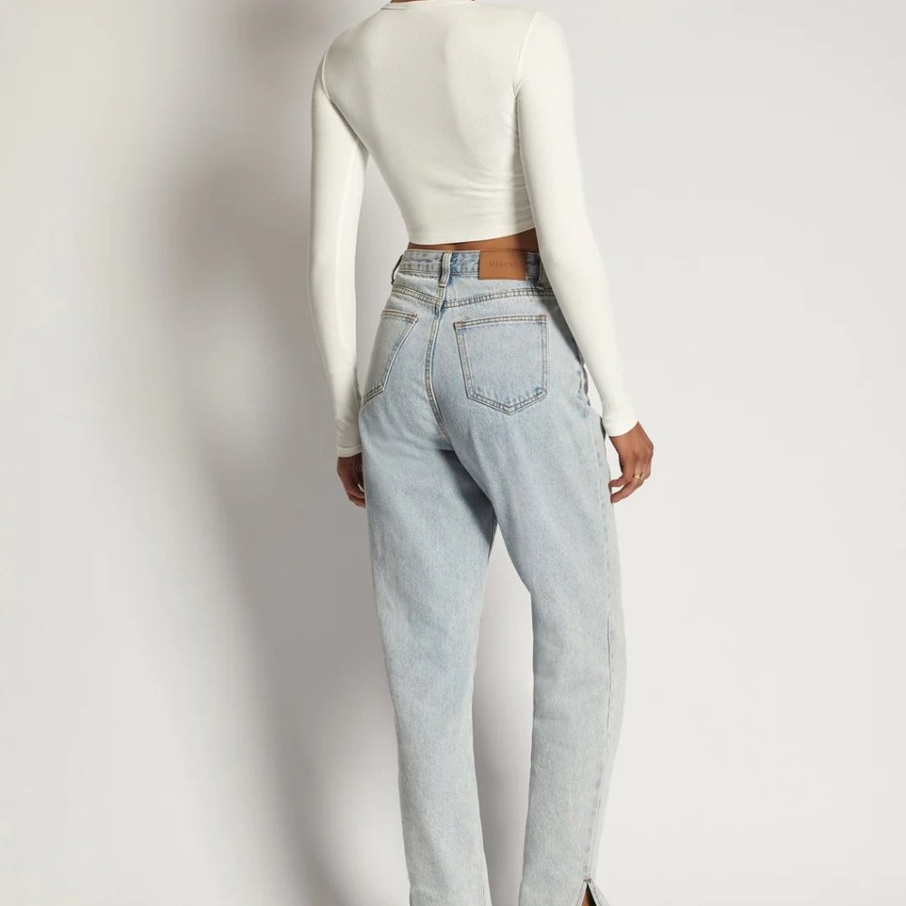 MESHKI Long Sleeve Rib Cropped Top - White - Picture 2 of 3